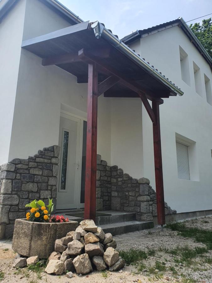 Sóstó Apartman Szekesfehervar Exterior foto