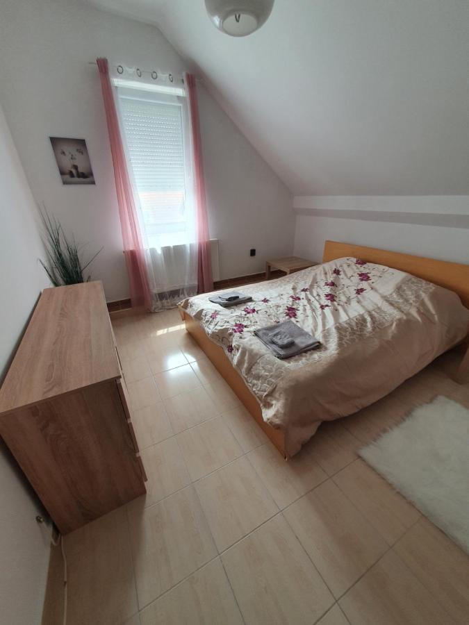 Sóstó Apartman Szekesfehervar Exterior foto