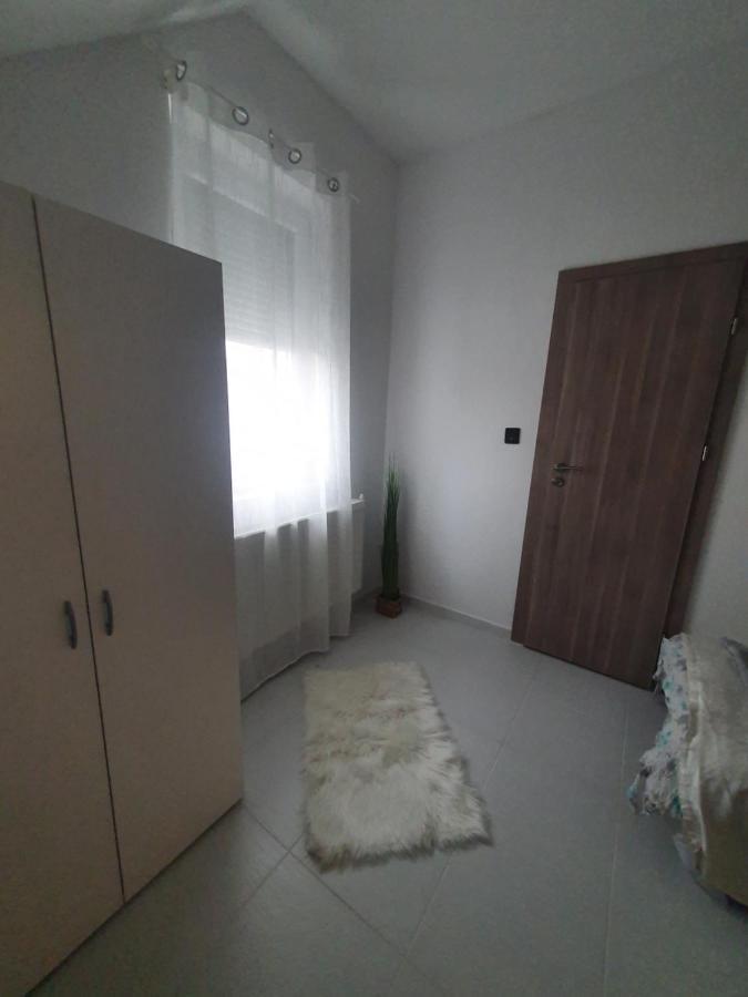 Sóstó Apartman Szekesfehervar Exterior foto
